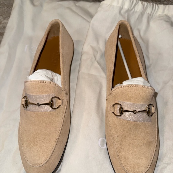 Gucci Tan and Gold Moccasins with Horsebit Detail - Picture 1 of 11